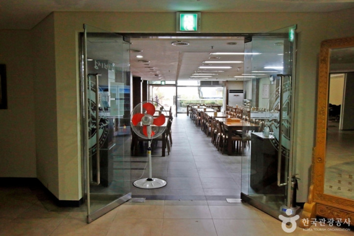 사비성_(동학산장호텔_한식당)_4_공공3유형.JPG