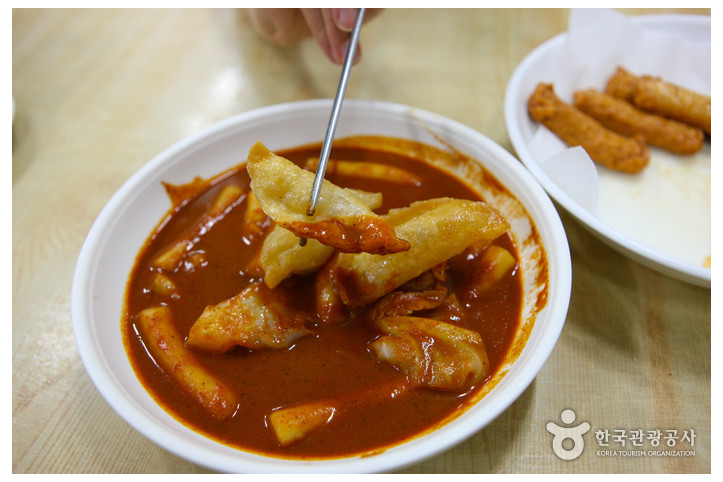윤옥연할매떡볶이_본점_5_공공3유형.jpg