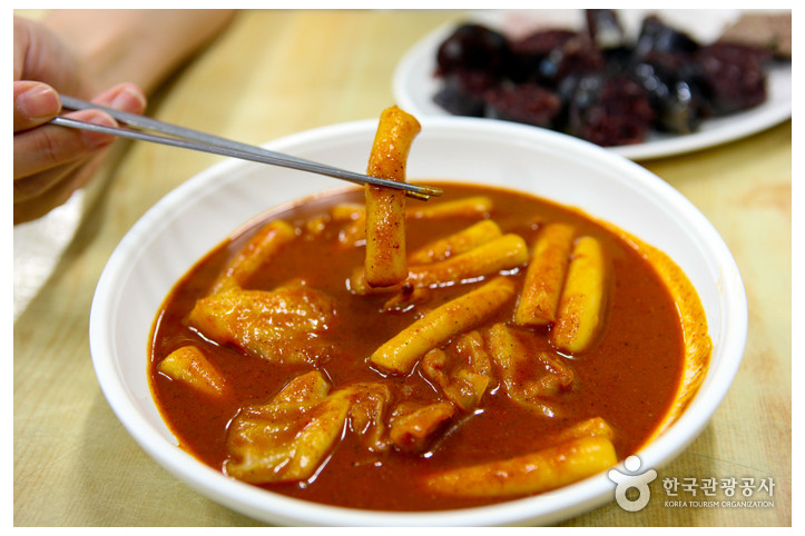 윤옥연할매떡볶이_본점_1_공공3유형.jpg