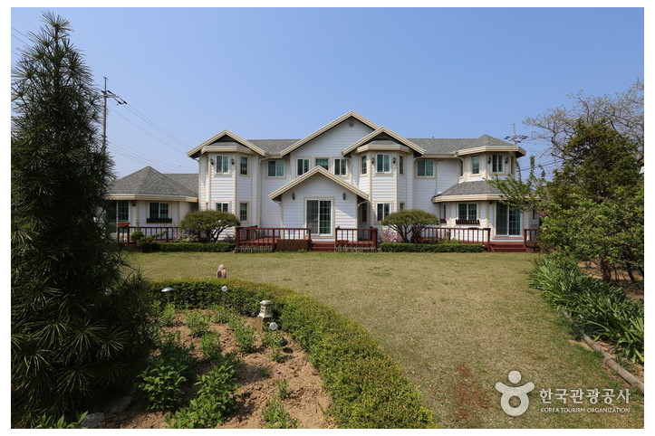 연어의_고향_펜션_1_공공3유형.jpg