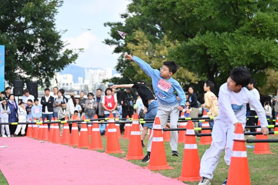 한강 종이비행기 축제